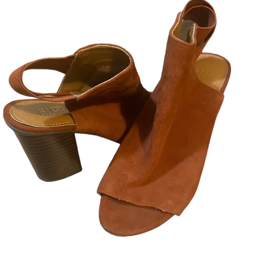 Kenneth Cole Reaction Fridah Fly Peep Toe Taupe Suede Ankle Booties SIZE 5.5